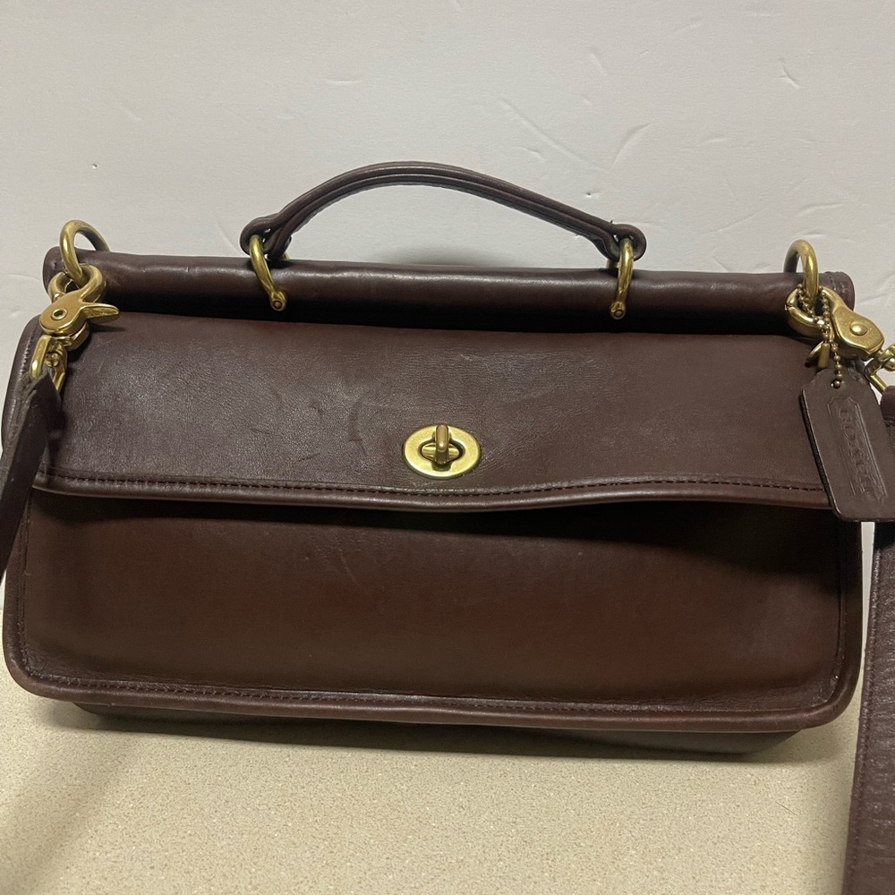 COACH 90’s Vintage TURNLOCK CROSS BODY BAG BROWN.